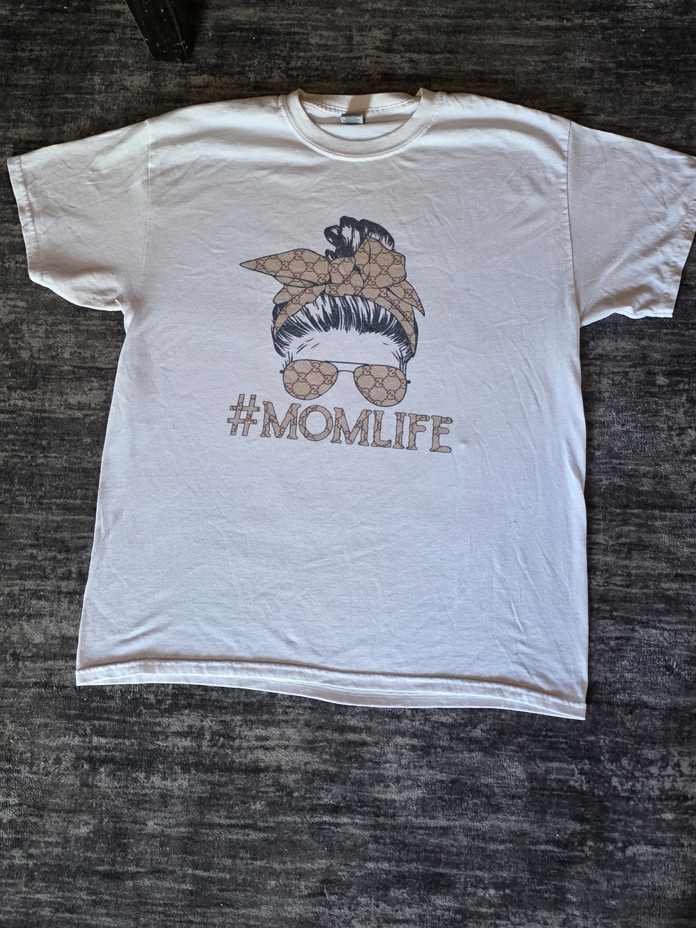 #MOMLIFE Graphic Tee - White with Tan Accent